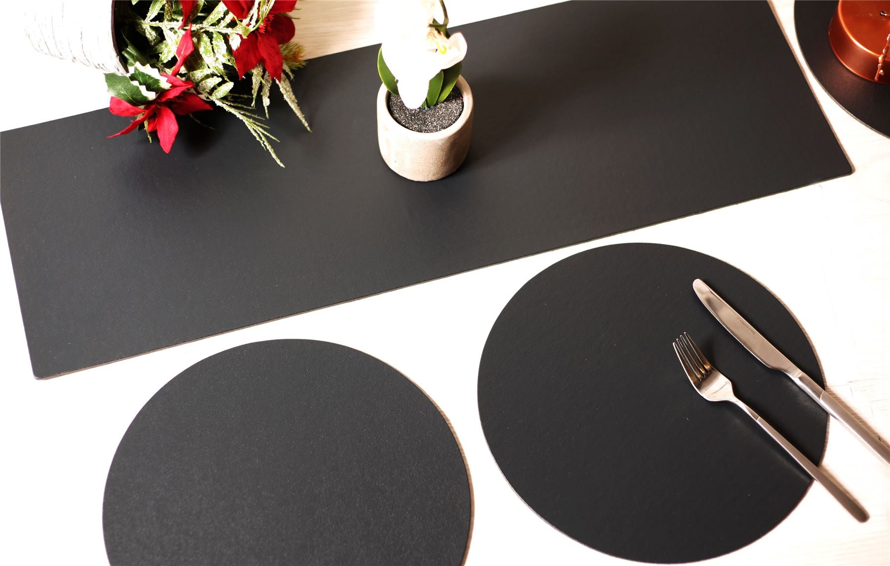  Luxury 5 Piece Charcoal Grey Leatherboard Dinning Set Runner 4 Round Placemats