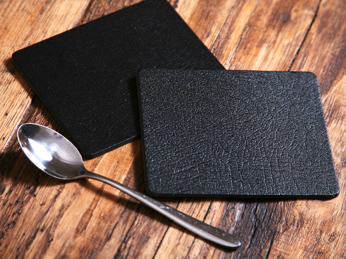 Made in UK Set of 6 Classic Black Leatherboard Round Placemats and 6 Coasters